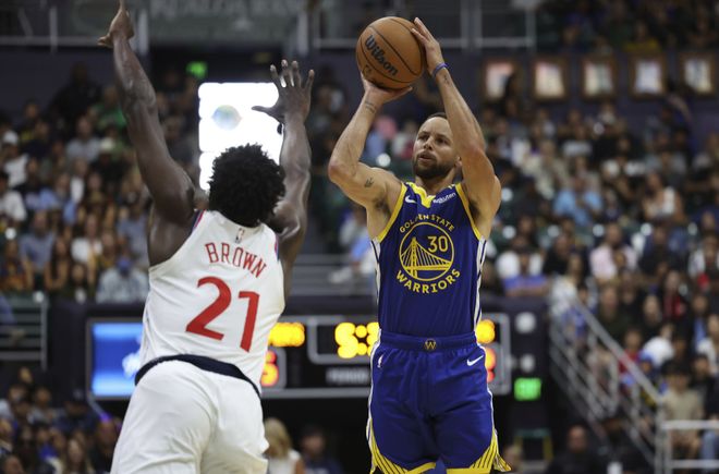 kaiyun-哈登重返赛场，险胜首场状态出色，切尔西观众沸腾！观众掌声雷动的简单介绍