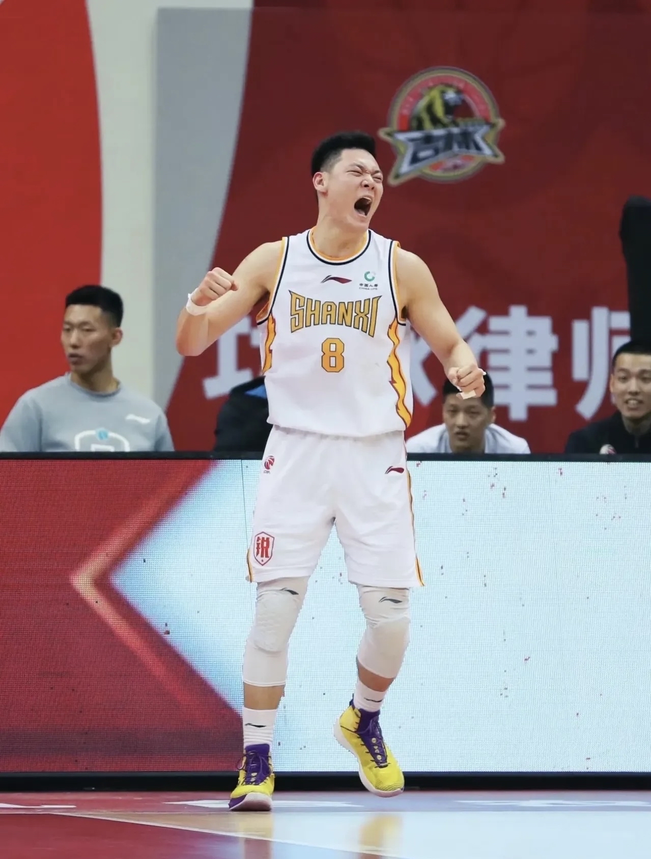 包含CBA季后赛冲刺阶段再迎强敌；皇家社会伤情更新；主帅态度——管理层满意；阵容厚度经受考验的词条