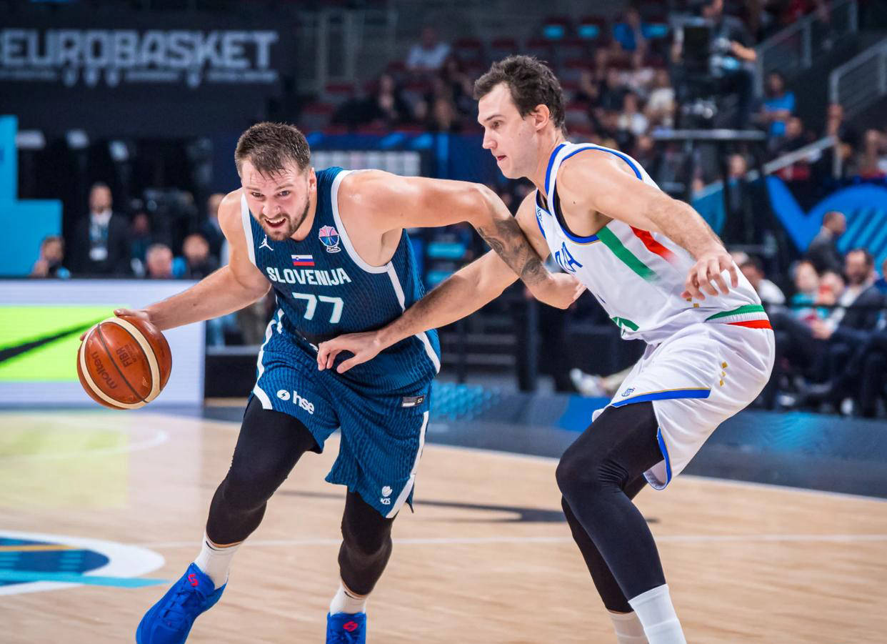 开云体育官网-字母哥在皇家马德里比赛中险胜东契奇在RNG比赛中赛事规则更新，转会期拉齐奥战术微调——西甲节点到来看傻球迷的简单介绍